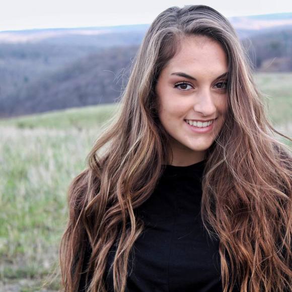 Profile Picture of Carissa Vavala (@cavavala11) on Poshmark