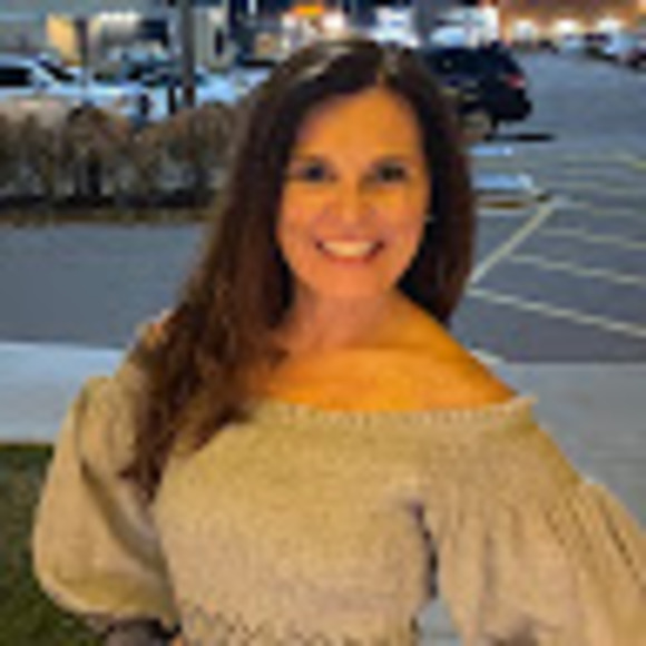 Profile Picture of Christy Haugen (@christy052194) on Poshmark
