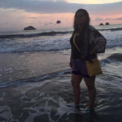 Profile Picture of Jennifer (@JnnFly) on Twitter