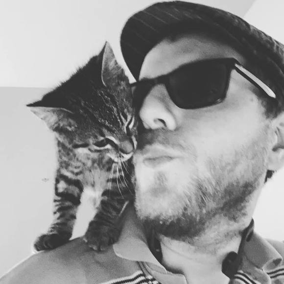 Profile Picture of David Latshaw (@davidlatshaw) on Poshmark