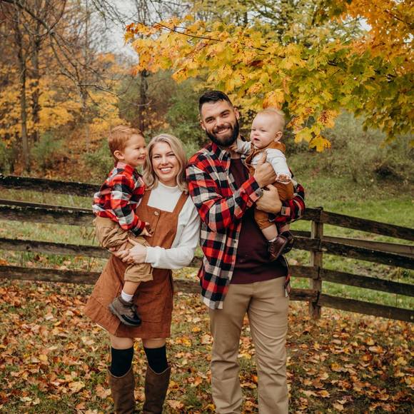 Profile Picture of Morgan Oberle (@moberler93) on Poshmark