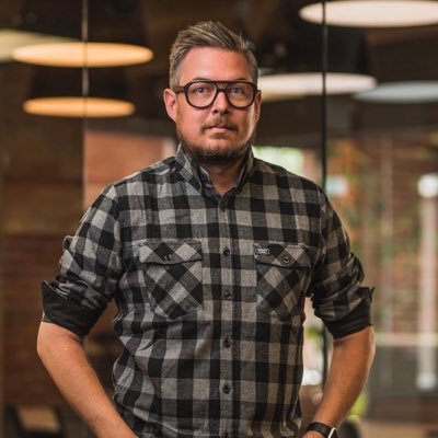 Profile Picture of Scott Whitehead (@scottwhitebread) on Twitter