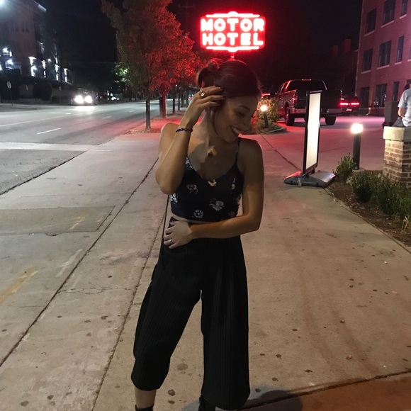 Profile Picture of Melissa Orosco (@alvaoro2018) on Poshmark