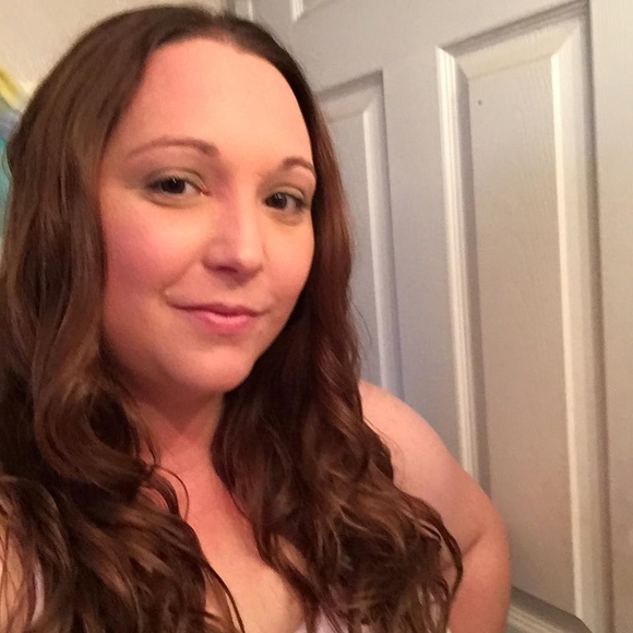 Profile Picture of Jennifer Haskell (@jen2154) on Poshmark