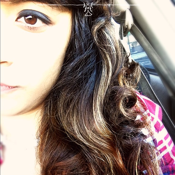 Profile Picture of Julia Calumpit (@jultin) on Poshmark