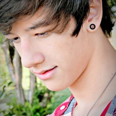 Profile Picture of Ian Chaves (@meudeussenha) on Twitter