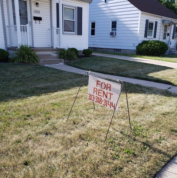 Profile Picture of Sunday Hart jones (@copwife1015) on Poshmark