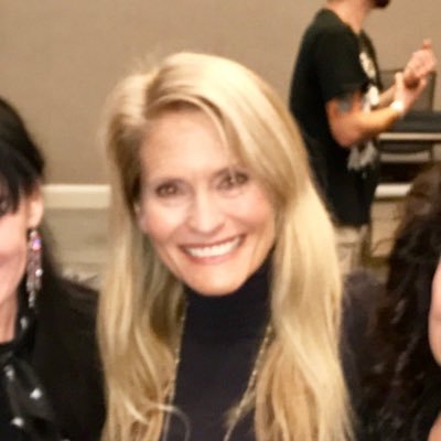 Profile Picture of Suzanne Snyder (@suzannesnyder1) on Twitter