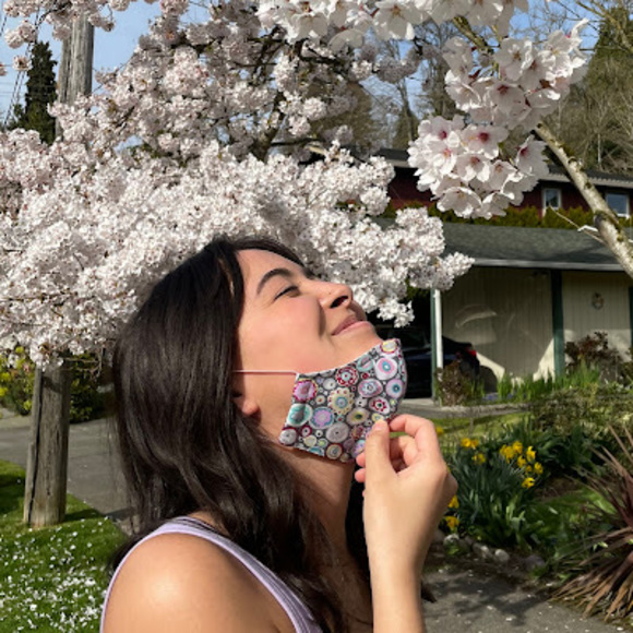 Profile Picture of Phoebe Harris (@phoebemh23) on Poshmark