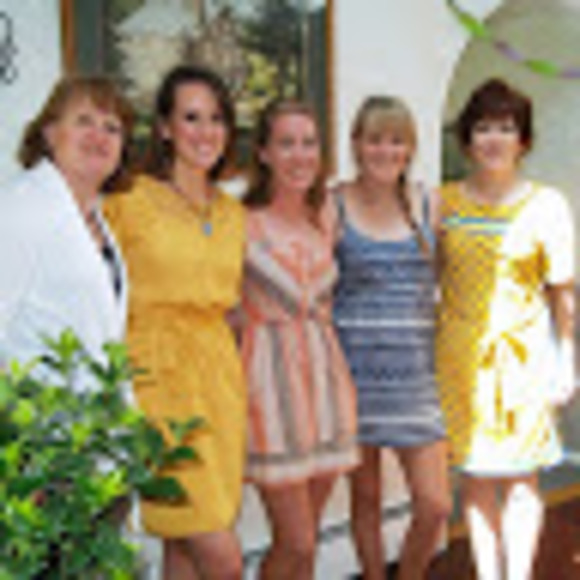 Profile Picture of Diane Deely (@dianemdeely) on Poshmark