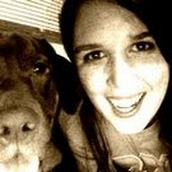 Chelsea Angelo - Poshmark Profile Picture of Chelsea Angelo (@chelsangelo) on Poshmark