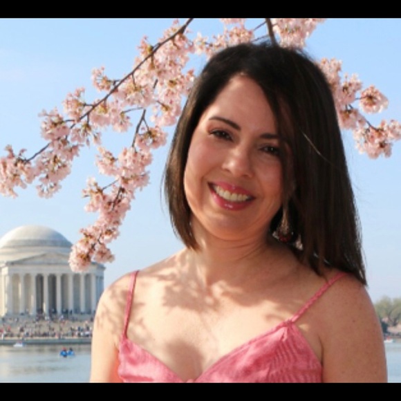 Profile Picture of Grisel Hernandez (@griselhtoro8) on Poshmark