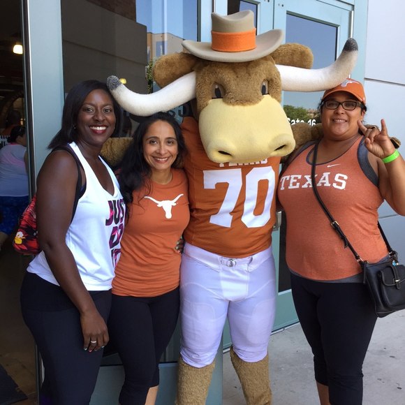 Profile Picture of Danielle Harper (@dcharperlaw) on Poshmark