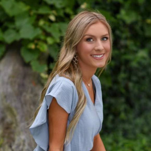 Profile Picture of Claire Morgan (@cmorgan01) on Poshmark