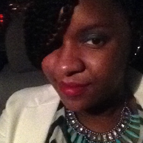 Profile Picture of Rhea Legore (@rlegore) on Poshmark
