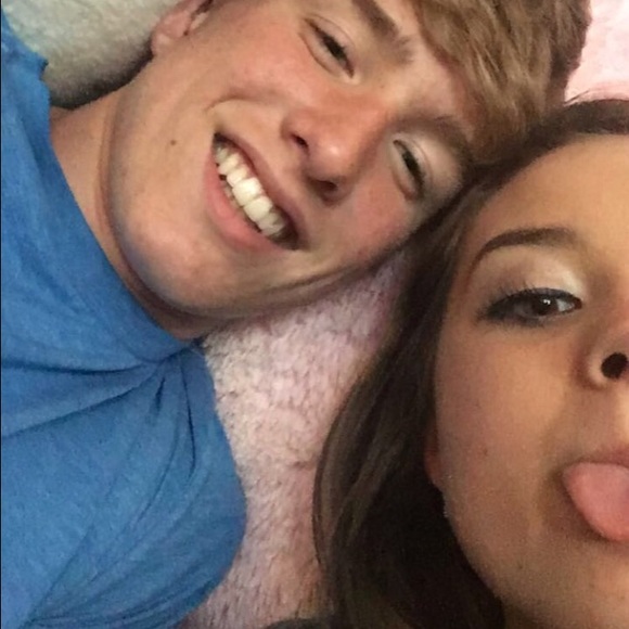 Profile Picture of Lorryn Wingfield (@lorrynwingfield) on Poshmark