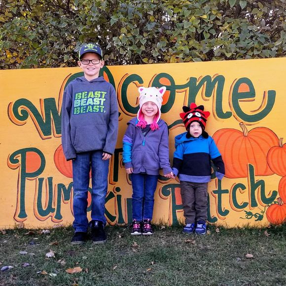 Profile Picture of Ross Olson (@roslon1987) on Poshmark