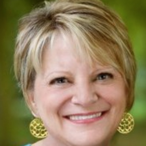 Profile Picture of Peggy Fowler (@bestrackever) on Poshmark