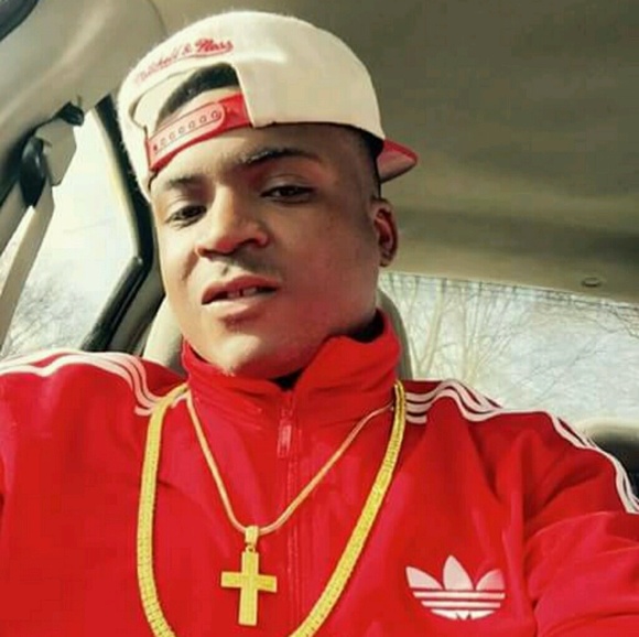 Profile Picture of Derrick Holmes (@dholmessss) on Poshmark
