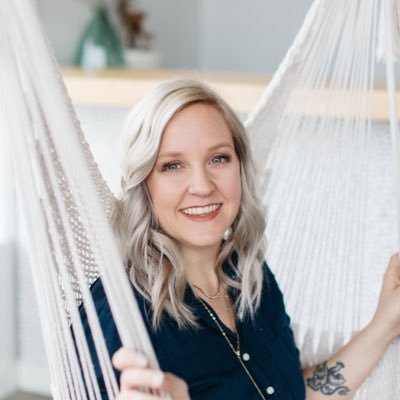 Profile Picture of Amanda McEntee (@AmandaMarianne) on Twitter