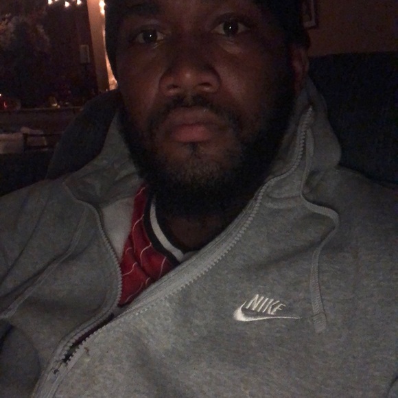 Profile Picture of Doug Cross (@dougcross) on Poshmark