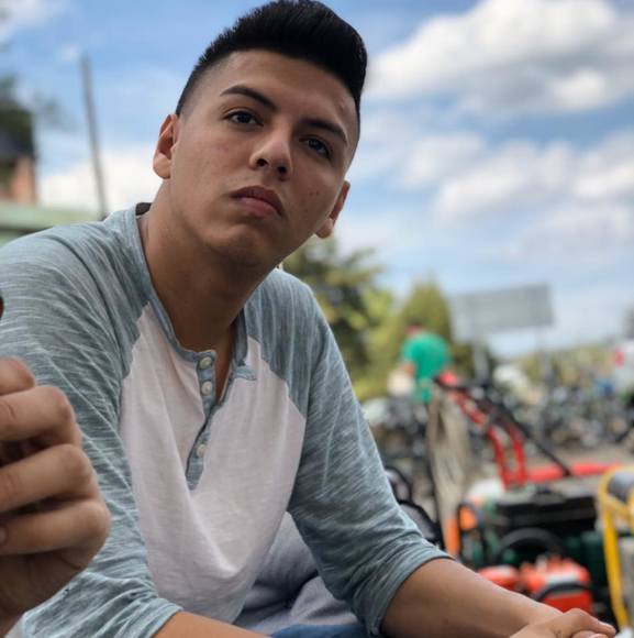 Profile Picture of Carlos Naranjo (@carlosnaranjo) on Poshmark