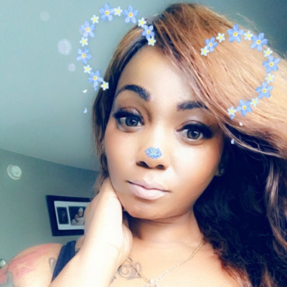 Profile Picture of Monique Walters (@mwalters85) on Poshmark