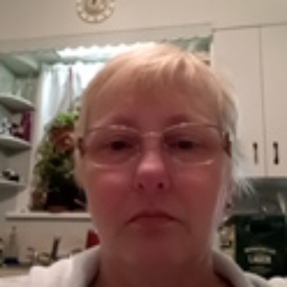 Profile Picture of Sandra Tozer (@sandytoze) on Poshmark