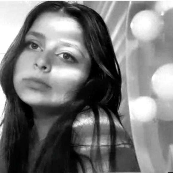 Profile Picture of Cami Hasselmann (@camiii_11) on Poshmark