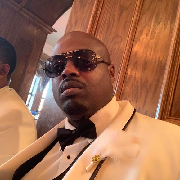 Profile Picture of Arthur James (@kingjames713) on Poshmark