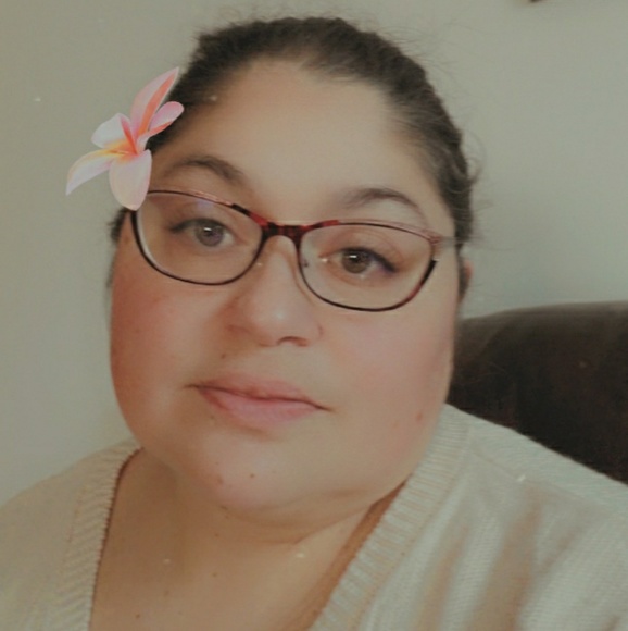 Profile Picture of Elisa Benoit (@benoitelisa) on Poshmark