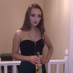 Profile Picture of ಥ_ಥ  𝓜𝓲𝓪 𝓻𝓲𝓬𝓱𝓪𝓻𝓭𝓼 ಥ_ಥ (@mee.arichards) on Instagram