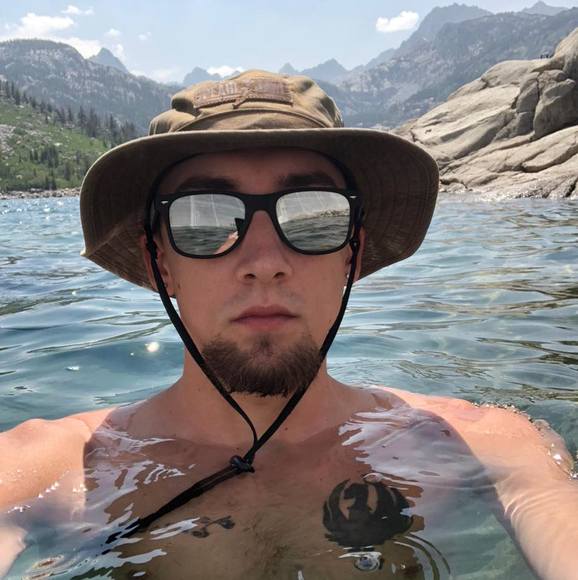 Profile Picture of Ben Morrow (@benjomorrow) on Poshmark