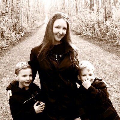 Profile Picture of Amy Perry (@AmySunshine83) on Twitter