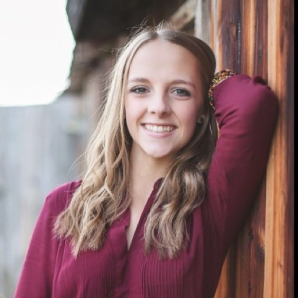 Profile Picture of Aubrey Emmett (@aubreyemmett) on Poshmark