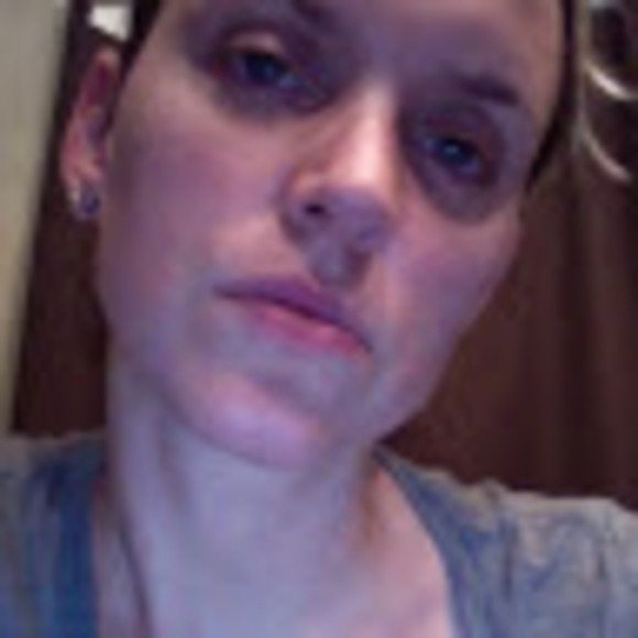 Profile Picture of Kate Benjamin (@kate_benjamin) on Poshmark