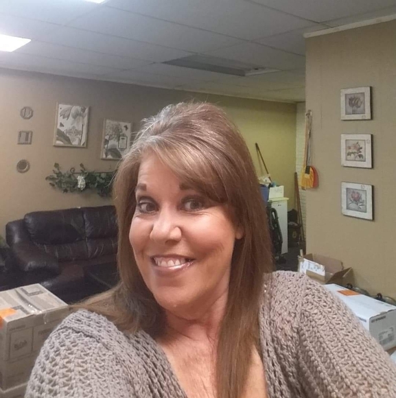 Profile Picture of Christy Weed (@frydaze1813) on Poshmark