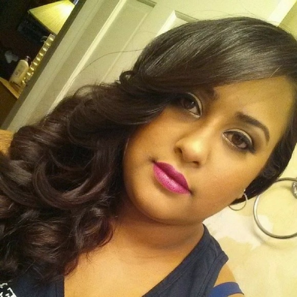 Profile Picture of Vanessa Kishun (@ness277) on Poshmark