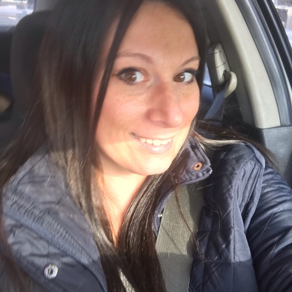 Profile Picture of Ashley Hudack (@ashley21785) on Poshmark