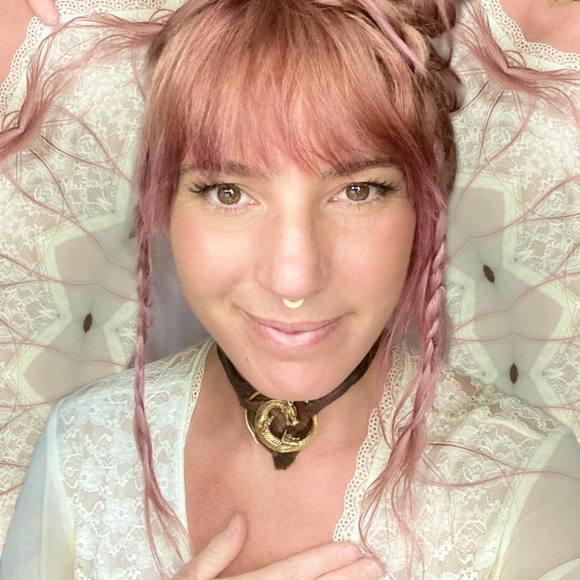 Profile Picture of Compasha Aadland (@aadlandvanessa) on Poshmark