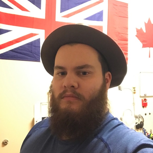 Profile Picture of Alex Bartunek (@alex_bartunek) on Poshmark