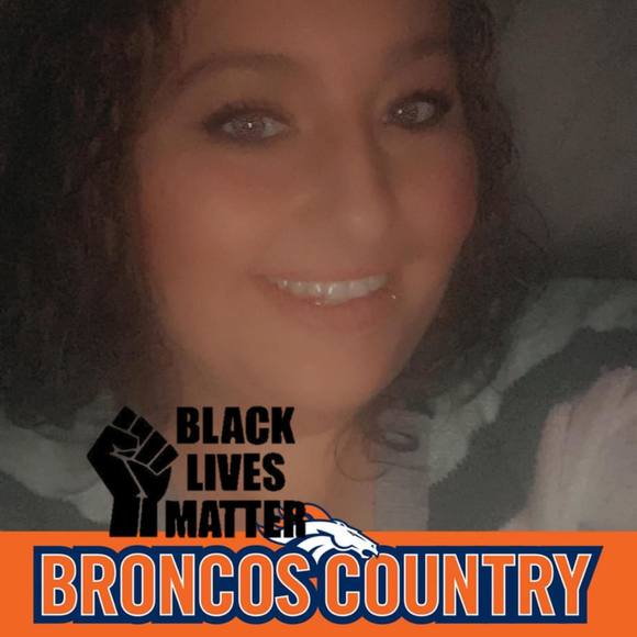 Profile Picture of Chelsea Laffen (@pancake201004) on Poshmark