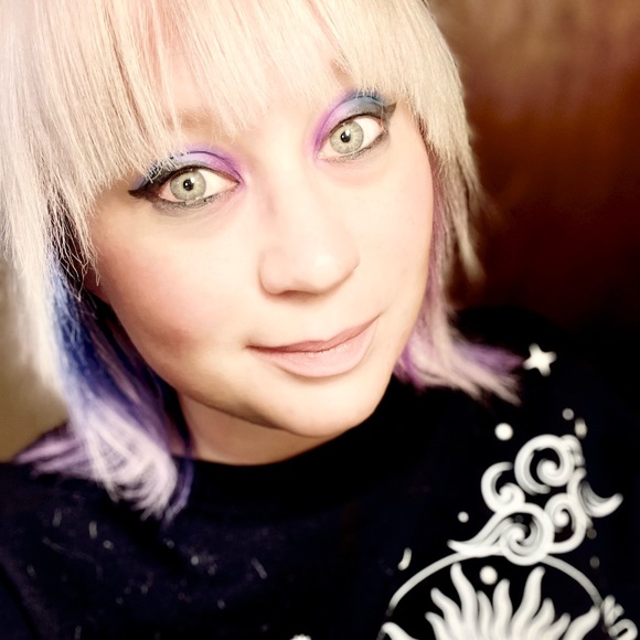 Profile Picture of Kiersten Bauldry (@kbeaster) on Poshmark