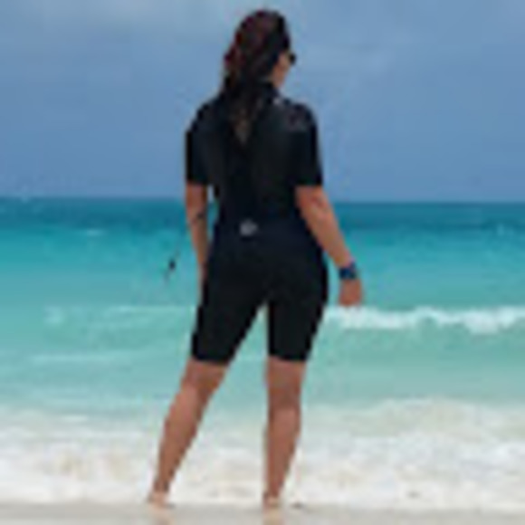 Profile Picture of @agathist S (@agathists) on Poshmark