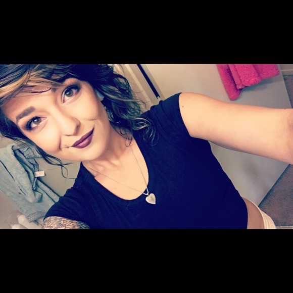 Profile Picture of Kourtney Moisant (@kourtneymoisant) on Poshmark