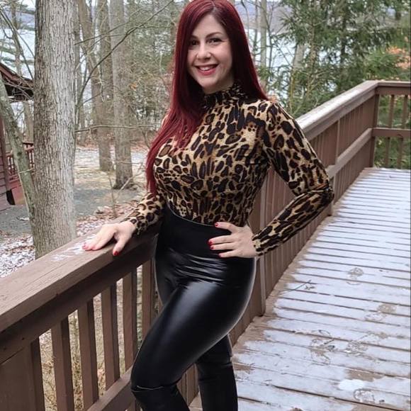 Profile Picture of Yayi luis Saez diaz (@amanda2011) on Poshmark