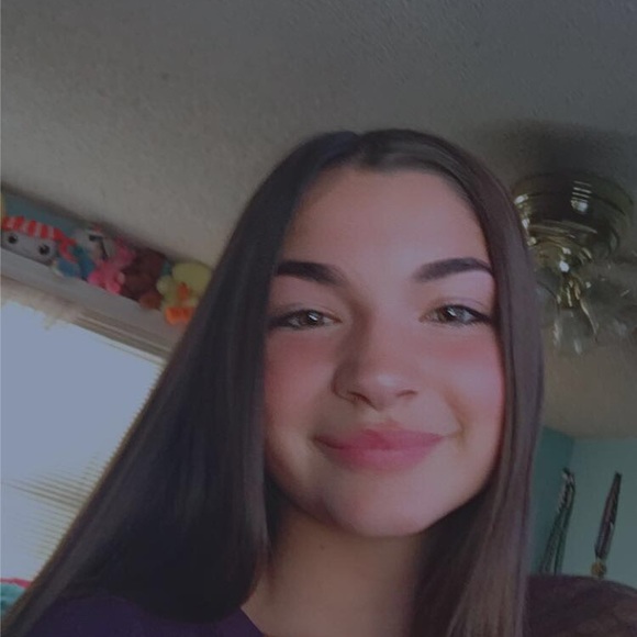 Profile Picture of Alyssa Enriquez (@alyssa78rose) on Poshmark