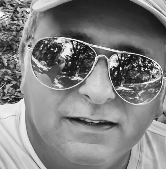 Profile Picture of Jeff Schuster (@jeffschuster) on Poshmark