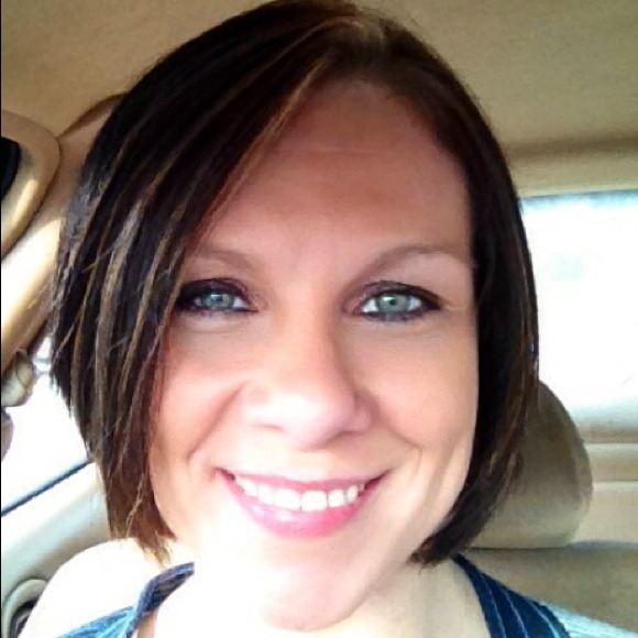 Profile Picture of Crystal Fender (@clfender) on Poshmark