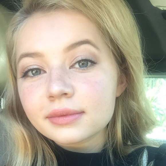 Profile Picture of Zlata Sherstyukova (@zlatasher) on Poshmark
